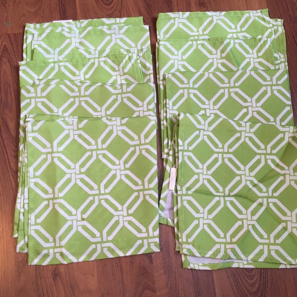 Set of 8 Harman lime green & white geometric print large sized reusable napkins - Picture 4 of 4